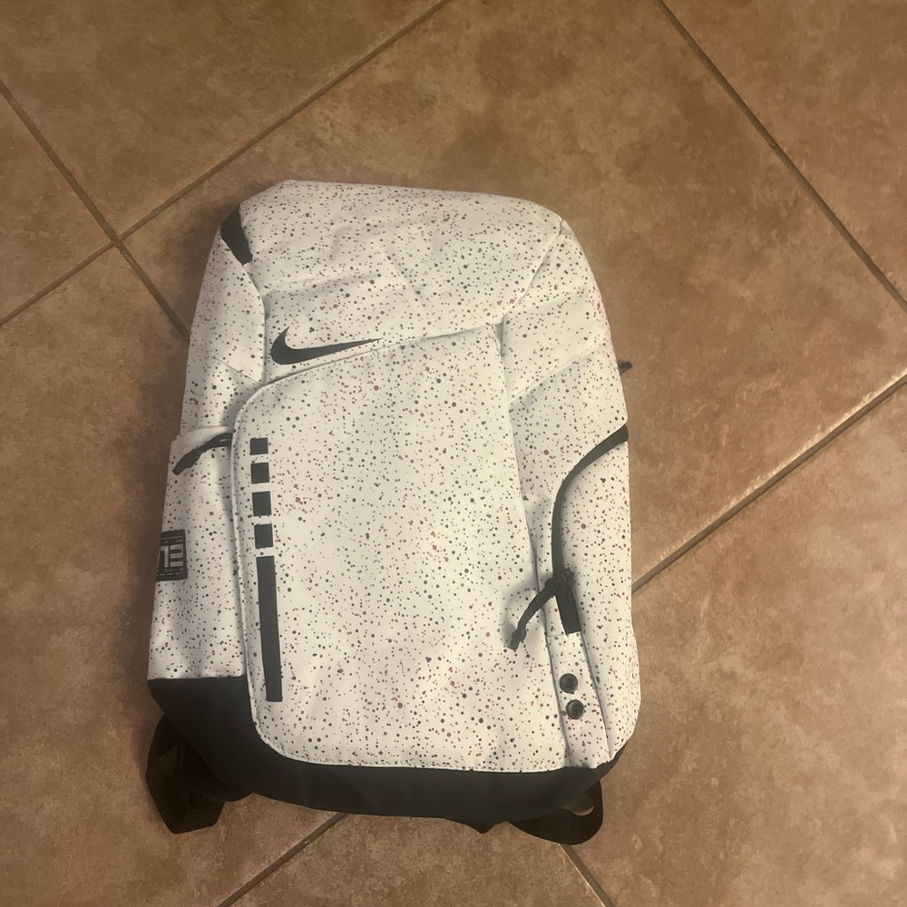 Nike Elite Backpack 🎒 — White —Brand New